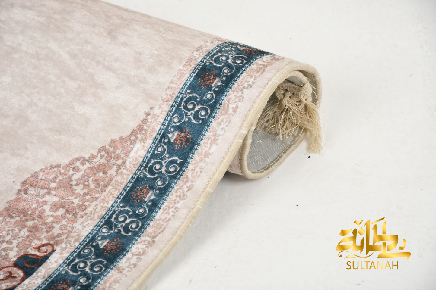 Luxury Velvet Prayer Mat "Doaa (دعاء)" in Mint Green سجاده صلاه قطيفه فاخره